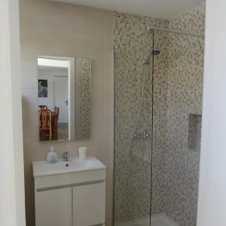 Moradia Geminada V2- Piscina Privada * Quarteira